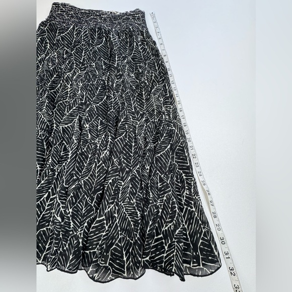 Coldwater Creek Reversible Shirred Elastic Waist Flowy Skirt Small 4-6 - Picture 7 of 8